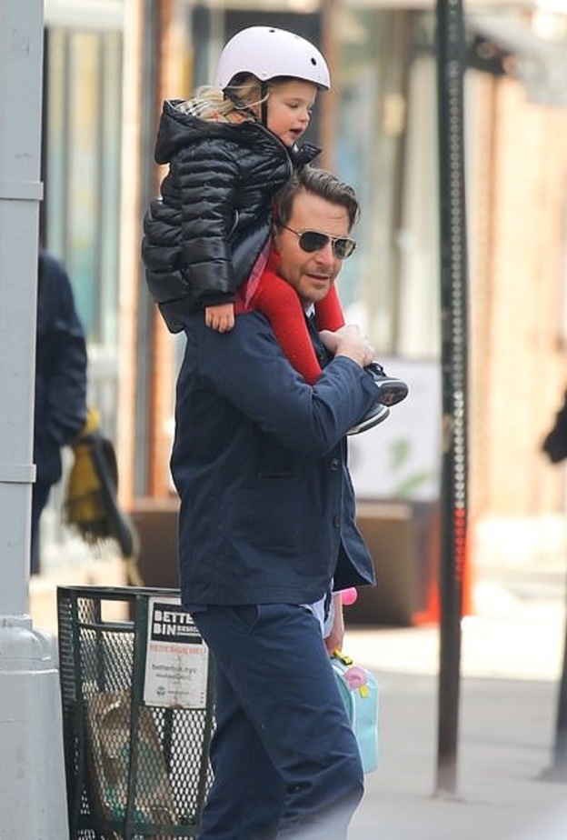 برادلي كوبر و ابنته