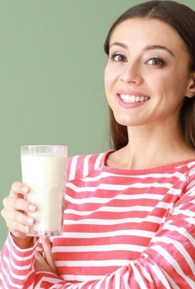  الإفراط في شرب الحليب يسبب هشاشة العظام