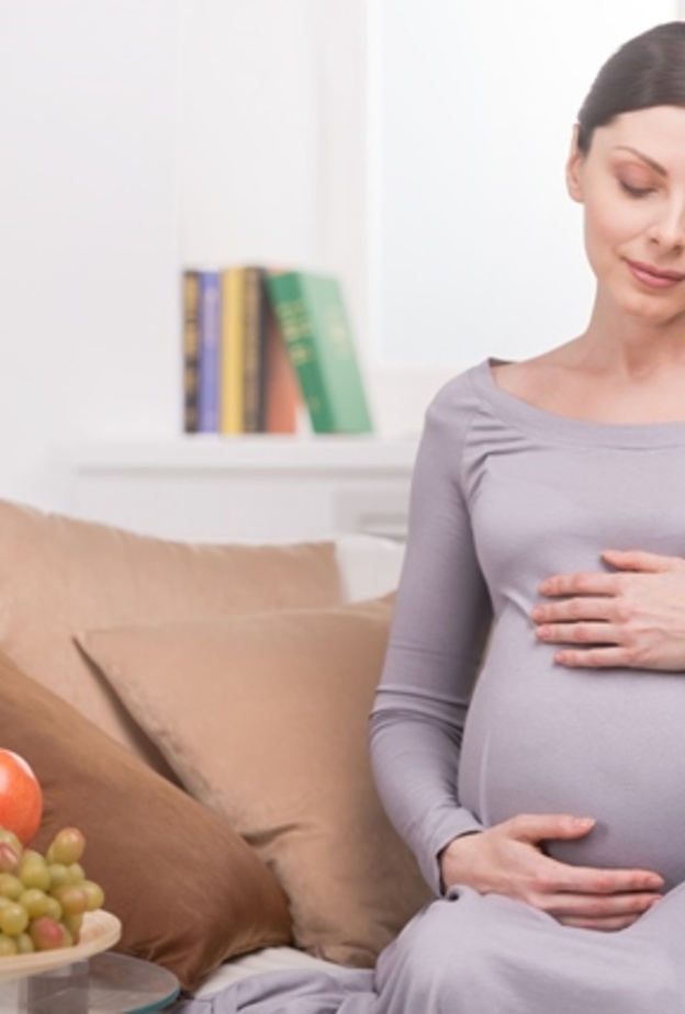 من فوائد التمر للحامل في الشهر التاسع إمدادها بالطاقة اللازمة أثناء المخاض