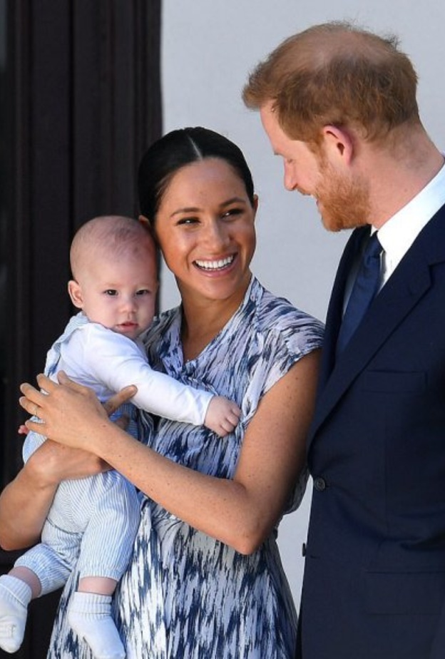 الأمير هاري وزوجته ميغان ماركل وطفلهما أرشي