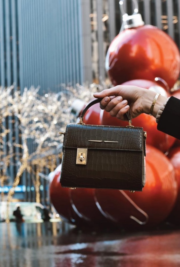 متجر جاشنمال يعرض منتجات علامة الحقائب الفاخرة NATIVE 