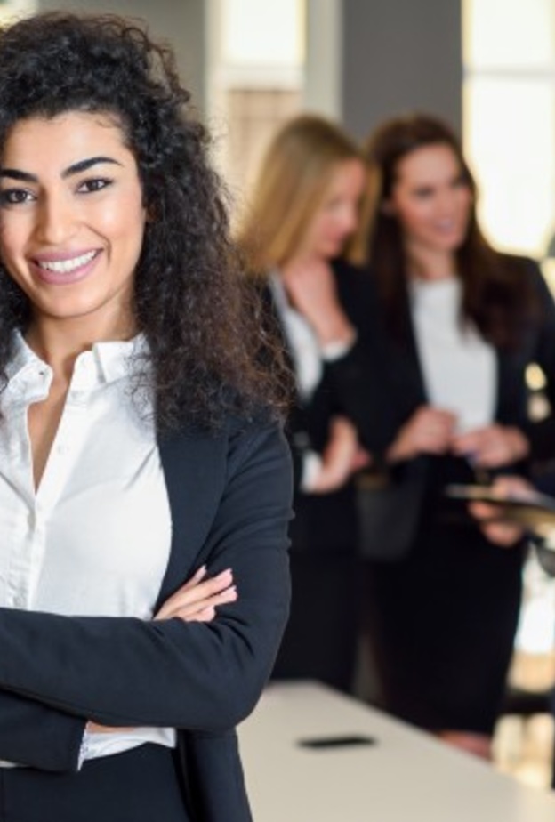 اعتماد المرأة على نفسها وتأخر سن الزواج