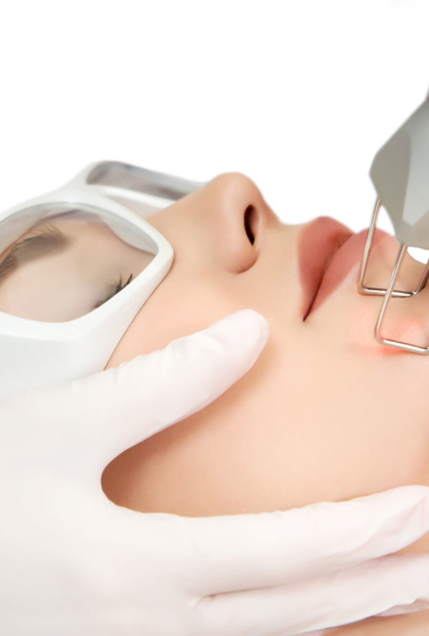 ما هو علاج الأوعية الدموية للوجه بالليزر