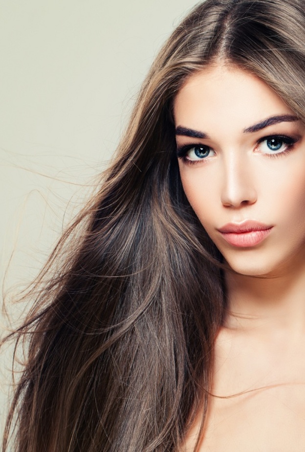 تعرفي الى طريقة اعداد غسول طبيعي للشعر باستخدام الورد