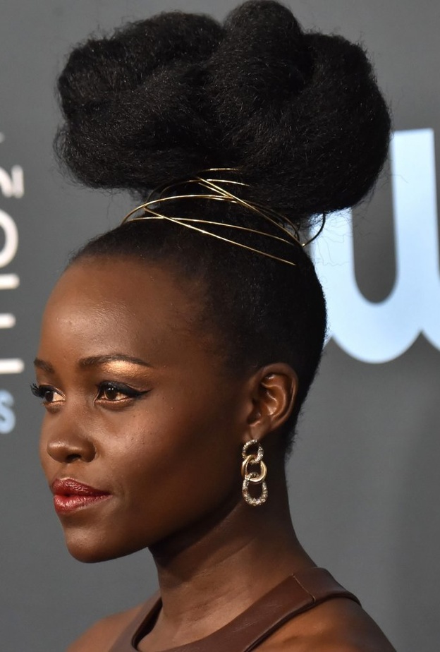 أبرز إطلالات لوبيتا نيونغو الجمالية في عيد ميلادها