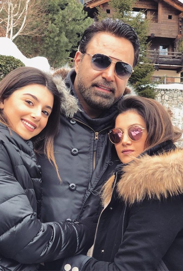 عاصي الحلاني  وبناته