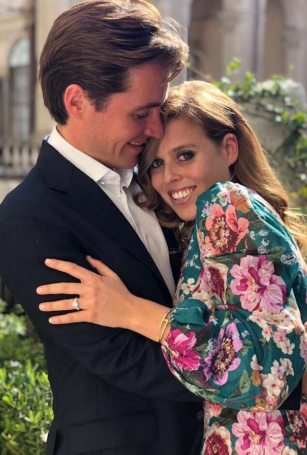 كيف كانت إطلالة الأميرة بياتريس في يوم عٌرسها السري؟