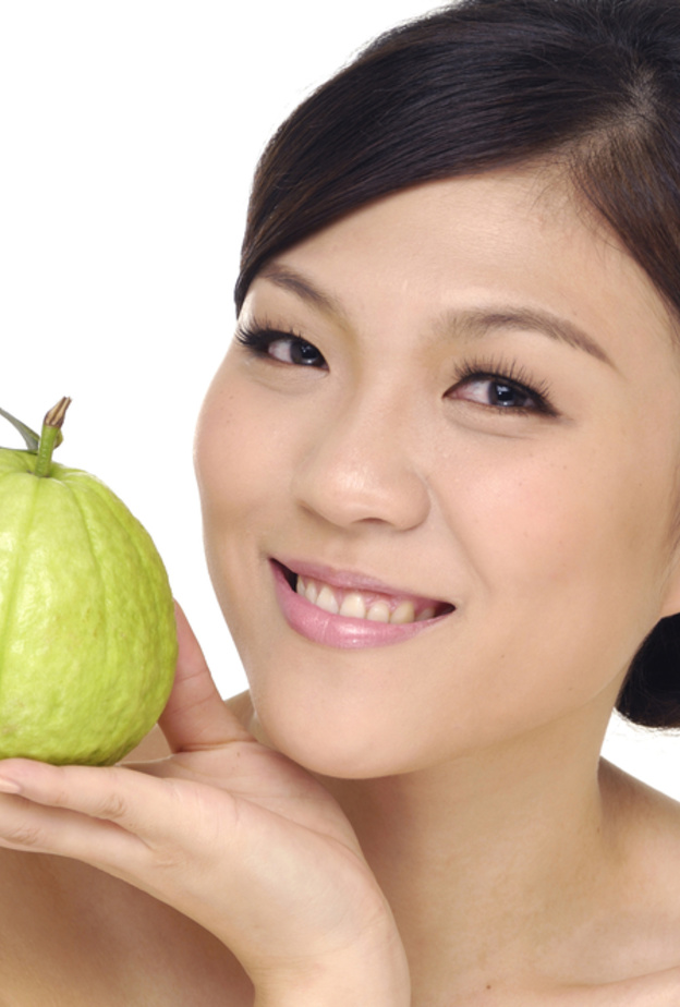 ماسك الجوافة يعمل على تقشير البشرة