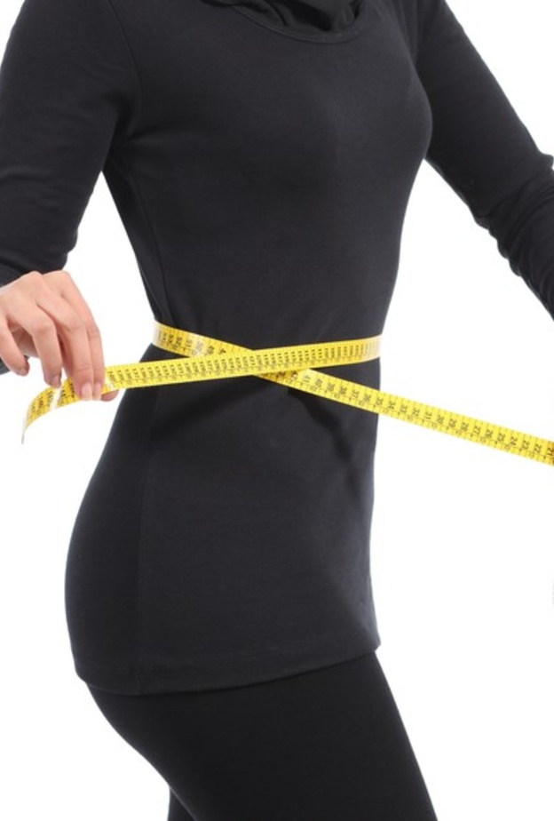 تساعد عملية نحت الجسم بالفيزر على التخلص من دهون الجسم