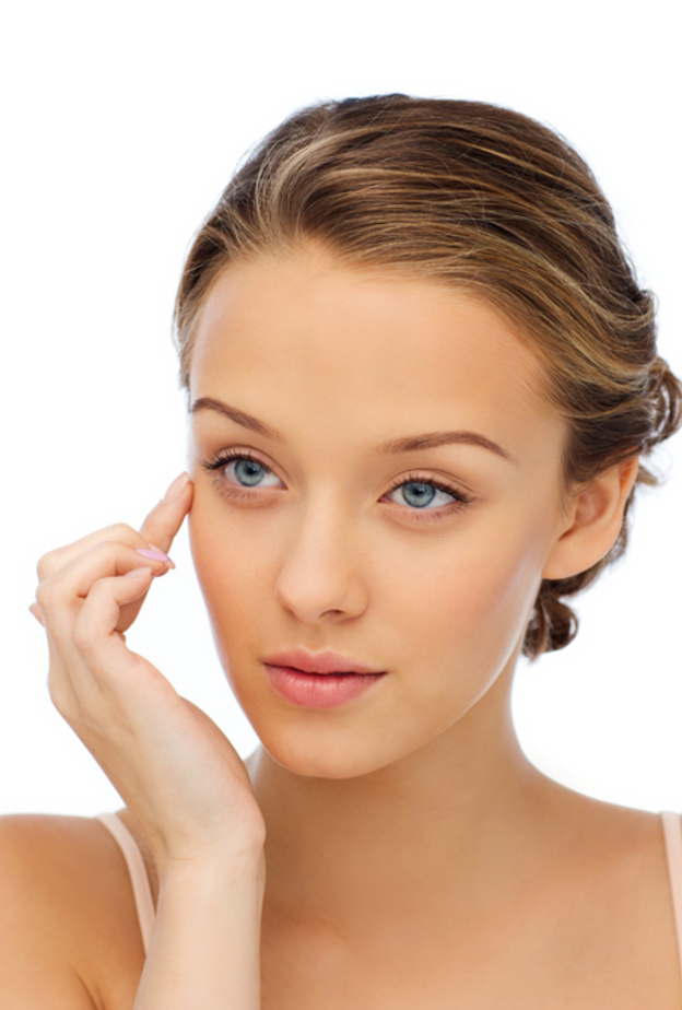 تخلصي من الانتفاخ تحت العين من خلال تقنية الليزر