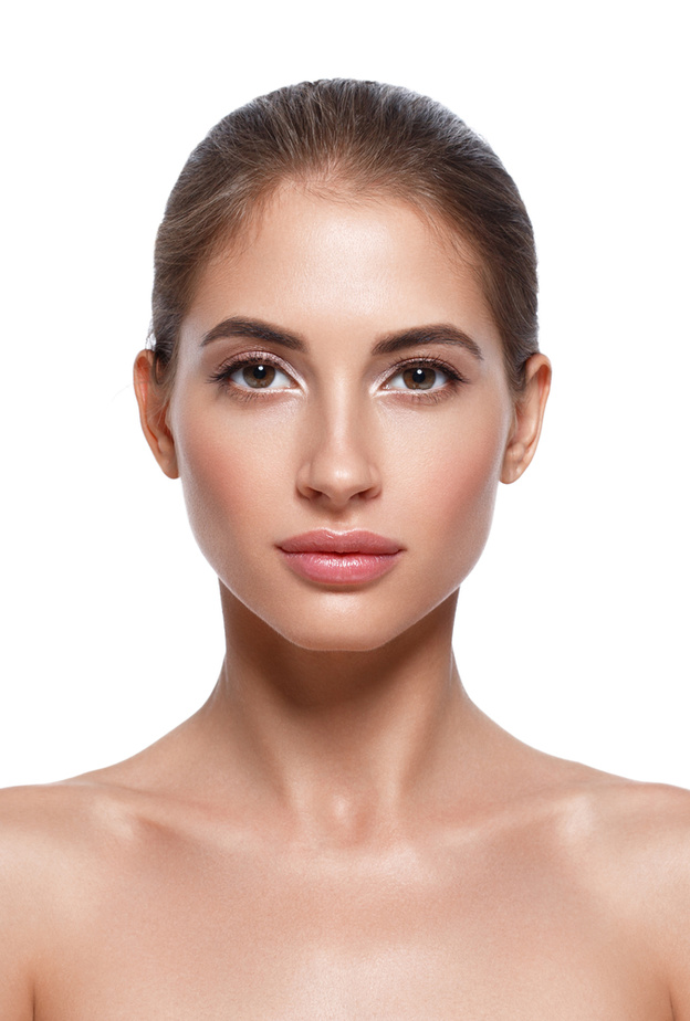 تعلمي افضل خدع المكياج لتنحيف الوجه