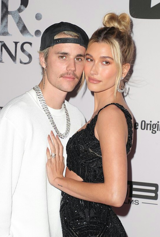 جاستن بيبر و هايلي بالدوين 