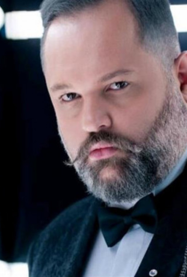 محمد عبد العزيز يدعم ياسمين عبد العزيز