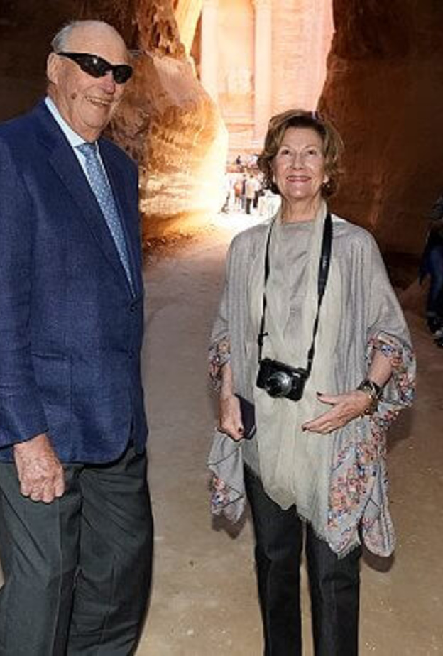 ملك وملكة النرويج يزوران مدينة البتراء التاريخية في الأردن