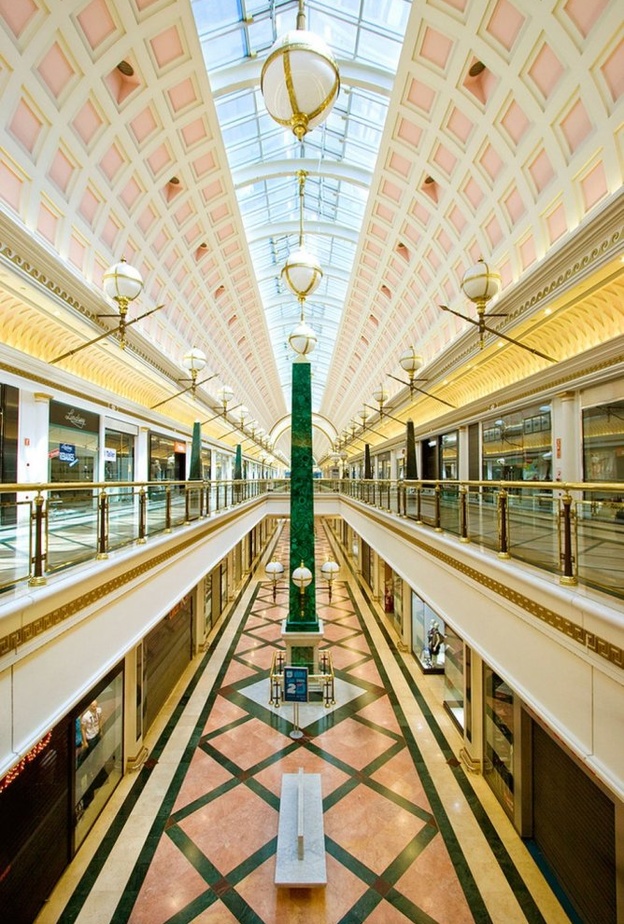 مركز تسوق Diagonal Mar في برشلونة