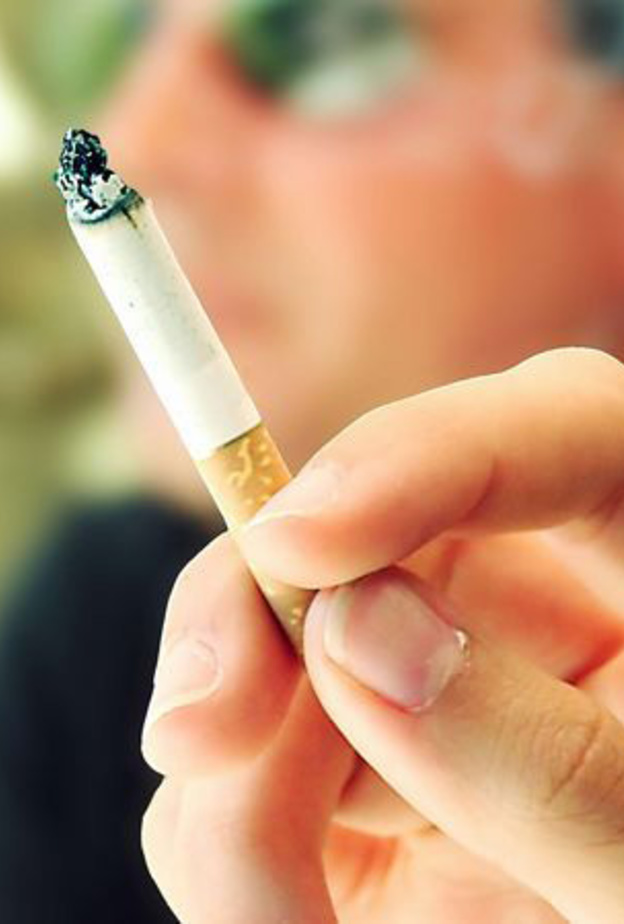 التدخين السلبي خطر على صحة الآخرين