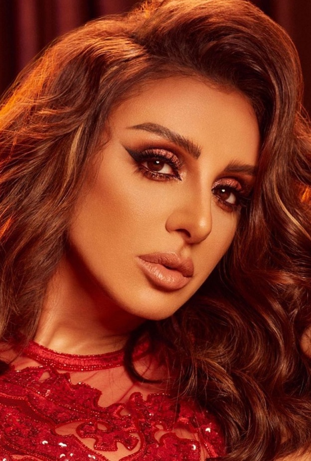 انغام تلهمك برسمات مكياج مع الشعر البني