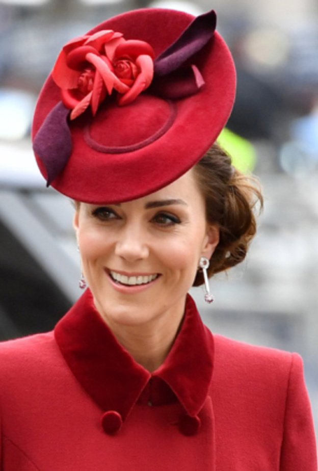  الألماس والروبي في أقراط كيت ميدلتون من معوض