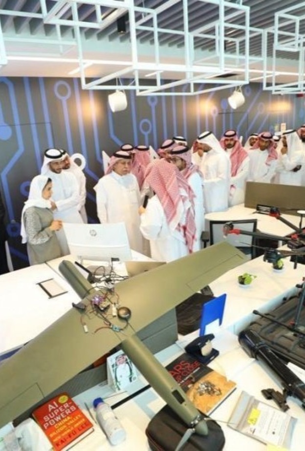 تدشين المركز السعودي للاعمال الاقتصادية وأكبر مركز لذكاء الأعمال