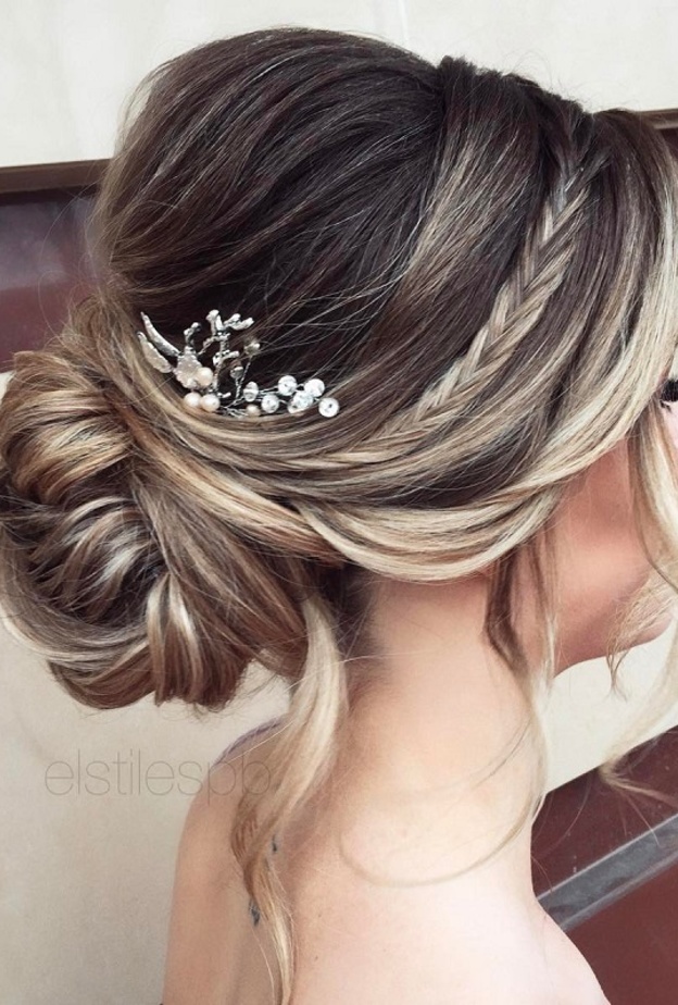 تسريحات شعر مرفوع لعروس 2020