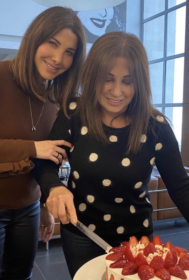 نشرت نانسي عجرم صورة برفقة أمها بمناسبة عيد ميلادها