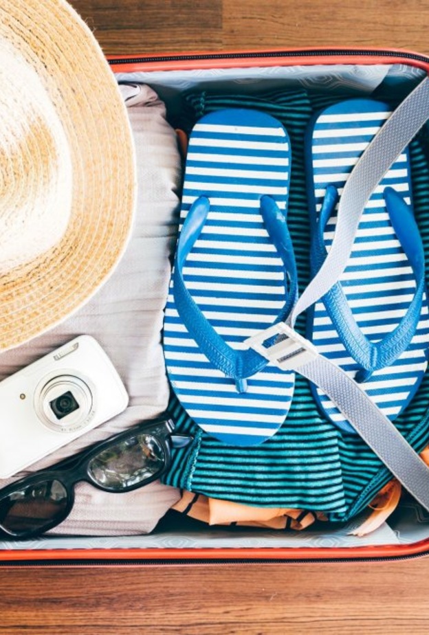 من نضائح السفر تحضير قائمة بمحتويات الحقيبة