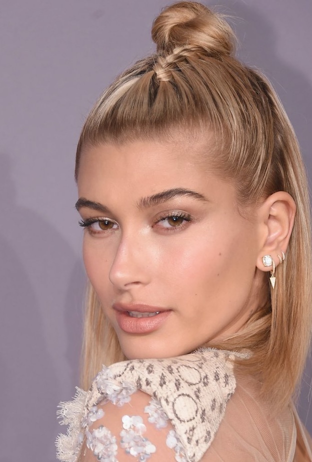 العناية بالشعر الصحي بأسلوب هايلي بالدوين