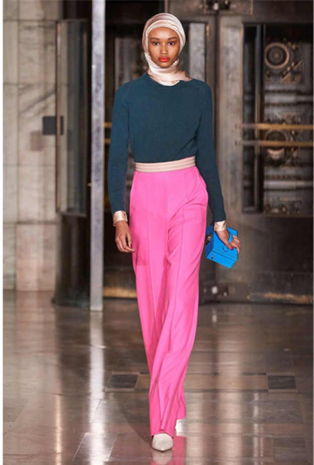 Oscar de la Renta لوك ملون للمحجبات