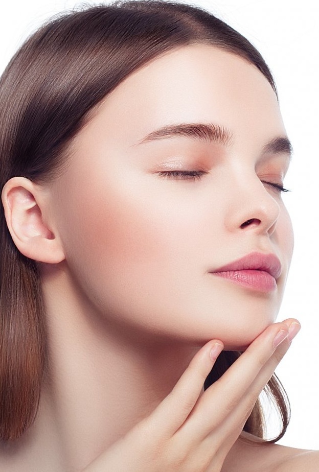  ضعي الألوة فيرا على وجهك لعلاج التجاعيد بعد سن الثلاثين