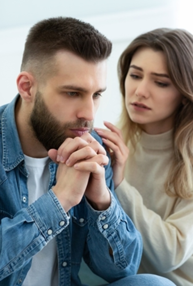 كيف تجعل المرأة زوجها يخبرها بجميع مشاكله بارتياح