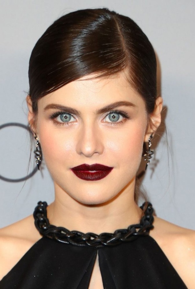 إطلالة جمالية جريئة لألكسنادرا داداريو في 2018