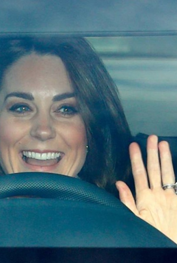 دوقة كمبريدج تتسوق بصحبة أطفالها الثلاثة