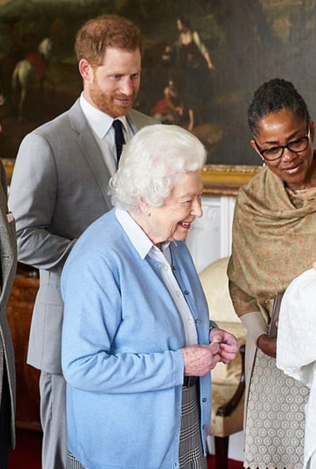 عائلة ساسيكس تخطط لقضاء العطلة الصيفية لهذا العام بصحبة الملكة