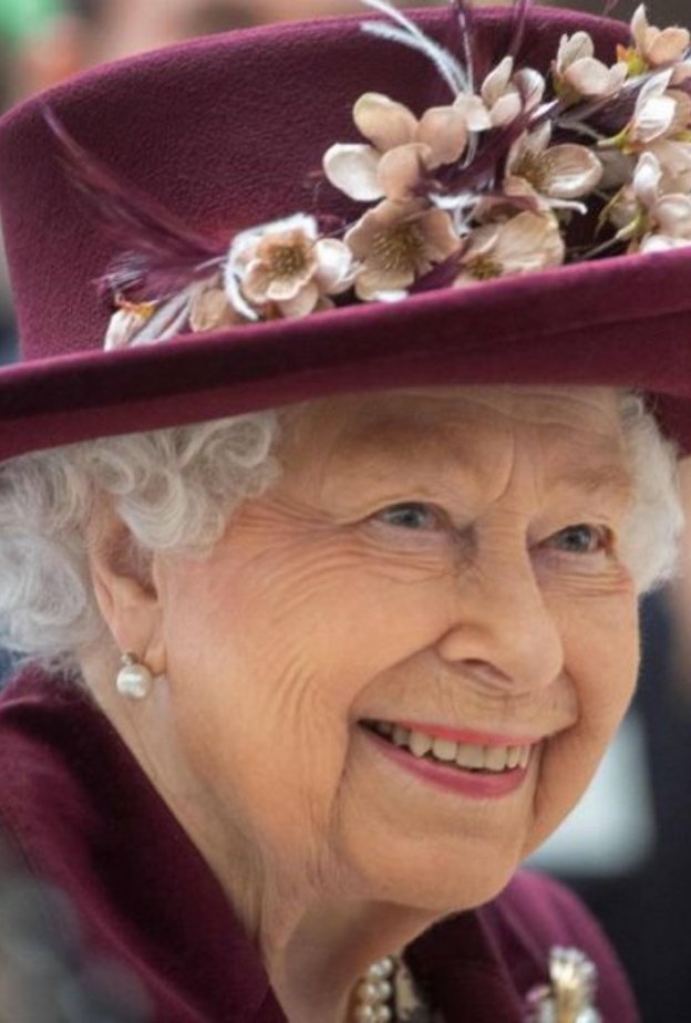 ملكة بريطانيا ستعود إلى قصر باكنغهام