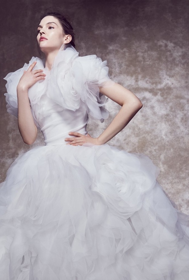 فساتين زفاف marchesa بأكمام منسدلة