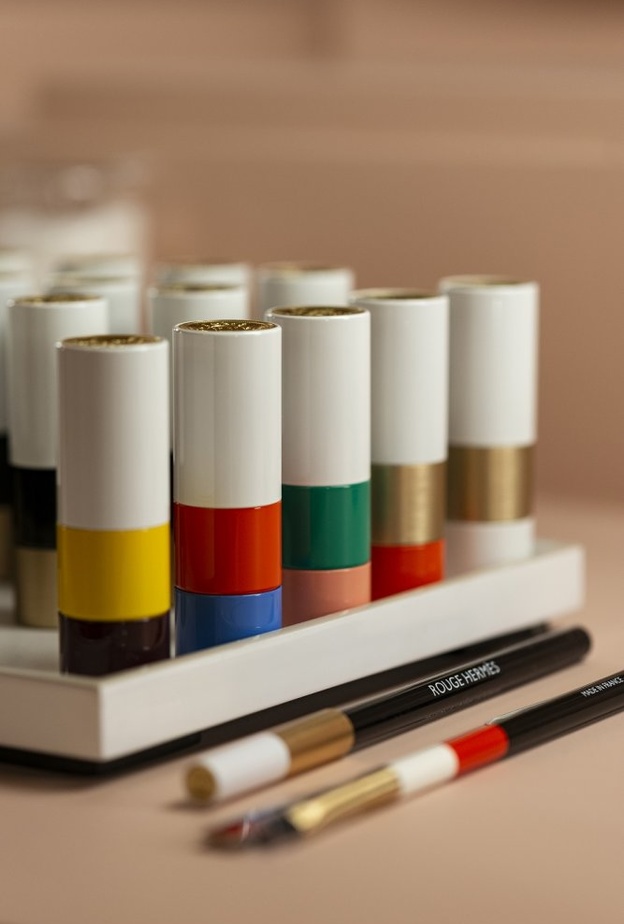 Hermès تطلق مجموعة الجمال بألوان مشرقة وحيوية