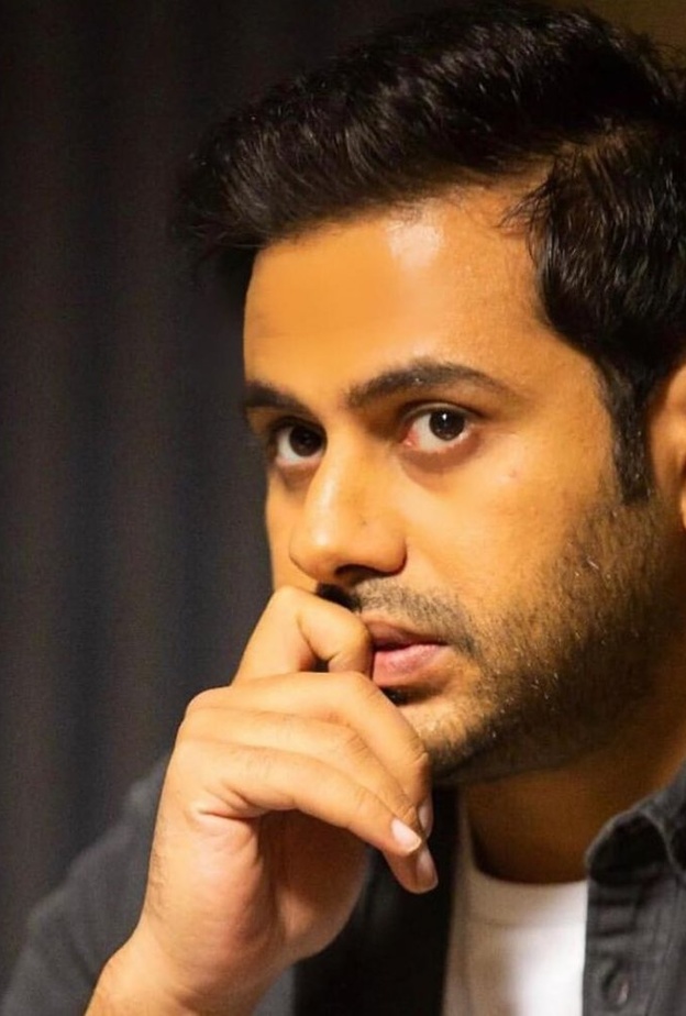 عبد الله بو شهري غاضبا من وجوده بالحجر الصحي 