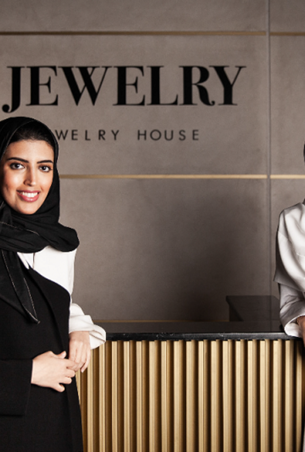 المصممتان السعوديتان العنود والجازي الثنيان