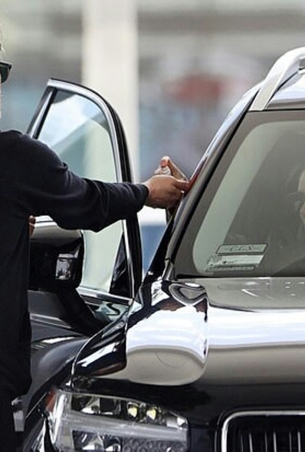 واكين فينيكس و روني مارا 