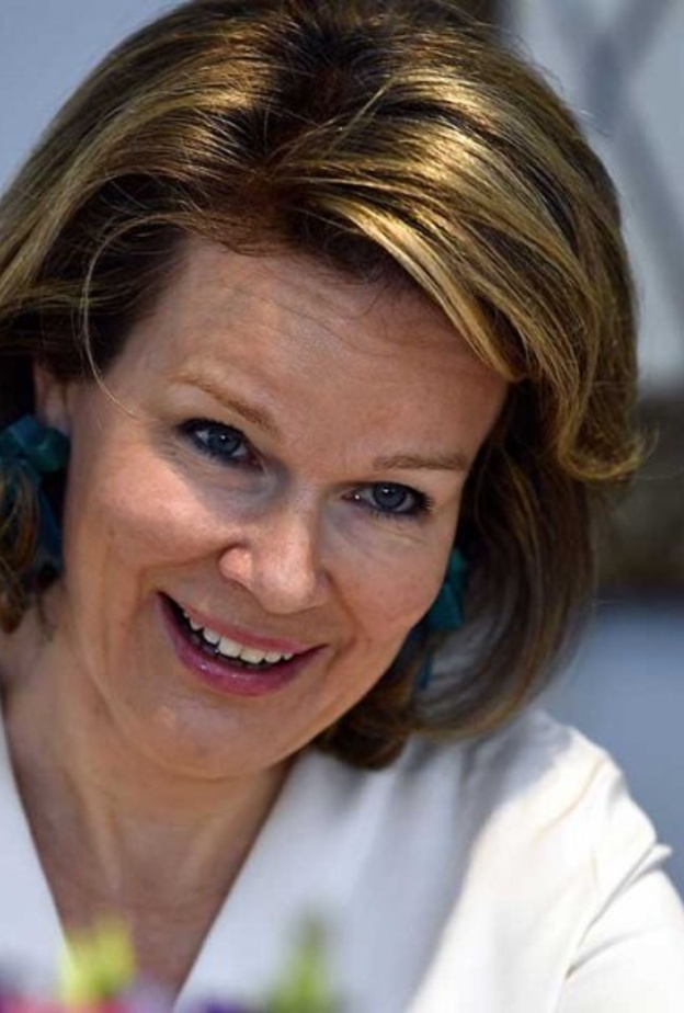 ملكة بلجيكا تقوم ببادرة لرفع الروح المعنوية في ظل مخاوف انتشار كورونا في أوروبا