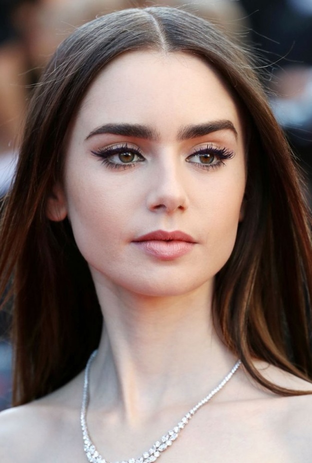 الآيلاينر الأسود المسحوب المثالي على عيون ليلي