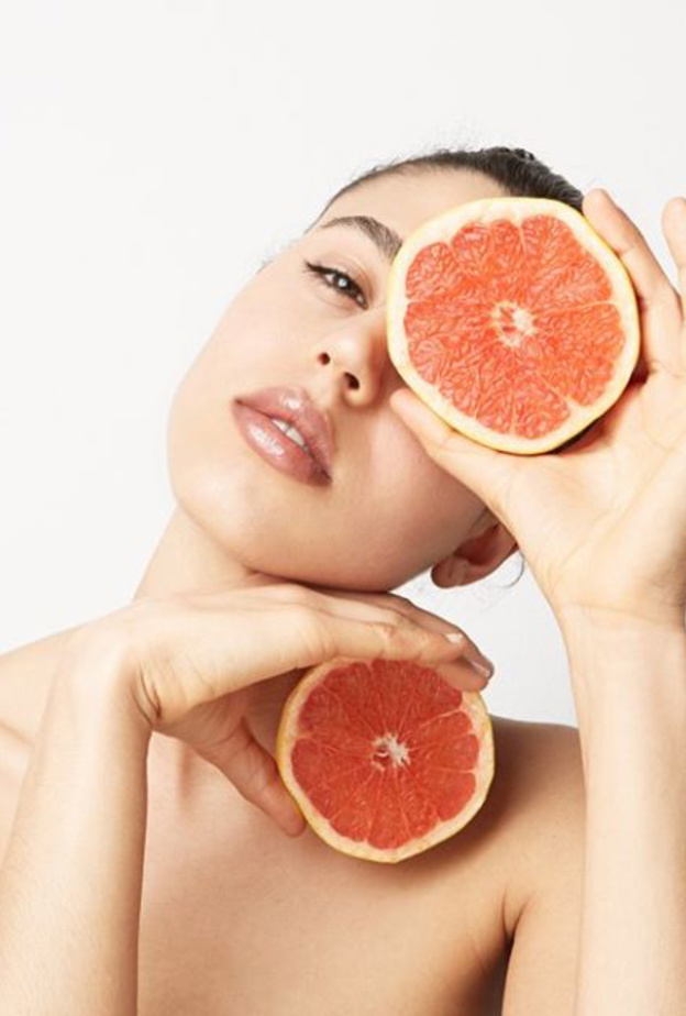تخلصي من جفاف بشرتك باستخدام الجريب فروت