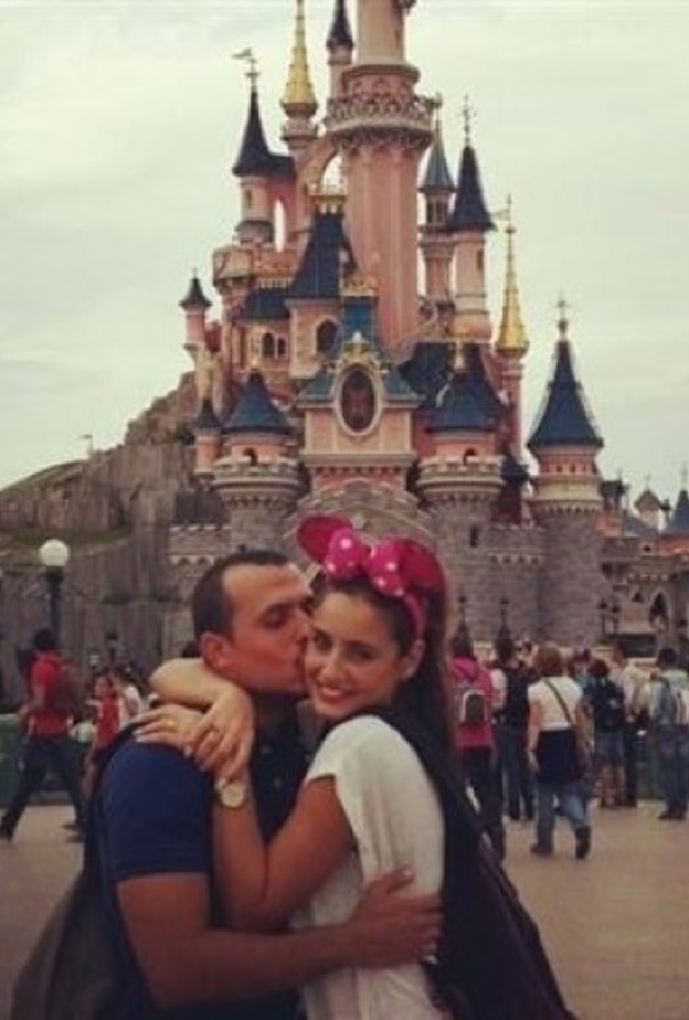  ايمي صياح خلال رحلة شهر العسل في باريس