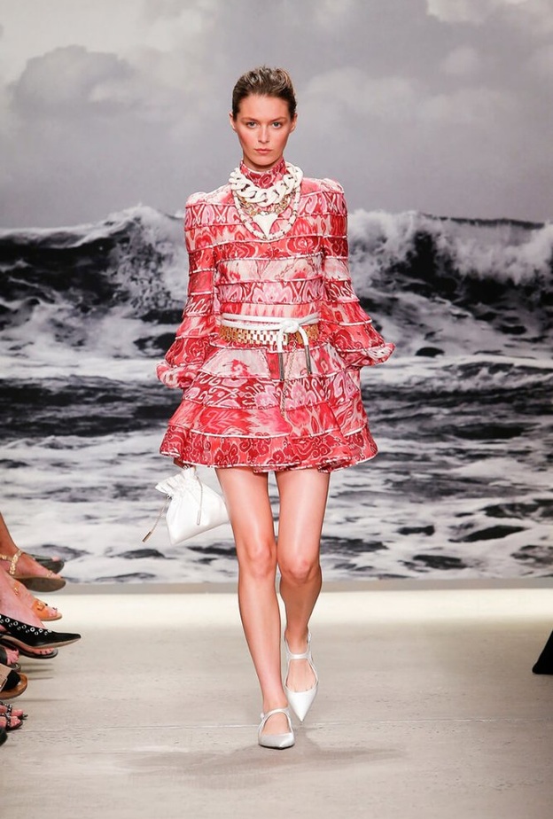  فساتين خطوبة قصيرة من zimmermann