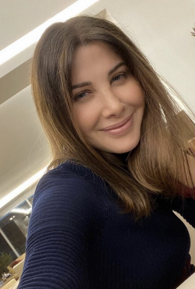 نشرت نانسي عجرم صورة من منزلها لتشجع متابعيها على البقاء في المنزل خلال هذه الفترة