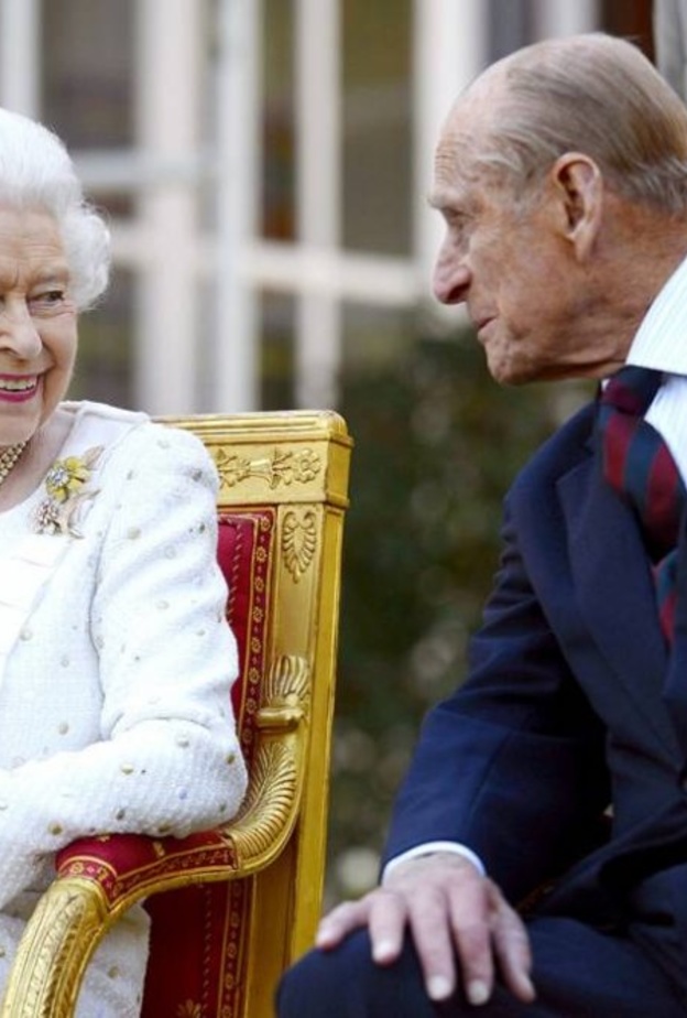 الملكة إليزابيث الثانية والأمير فيليب.. أطول قصة حب ملكية في التاريخ البريطاني