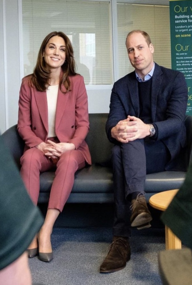 كيت ميدلتون والأمير ويليام في لندن لشكر الفريق الطبي في London Ambulance Center