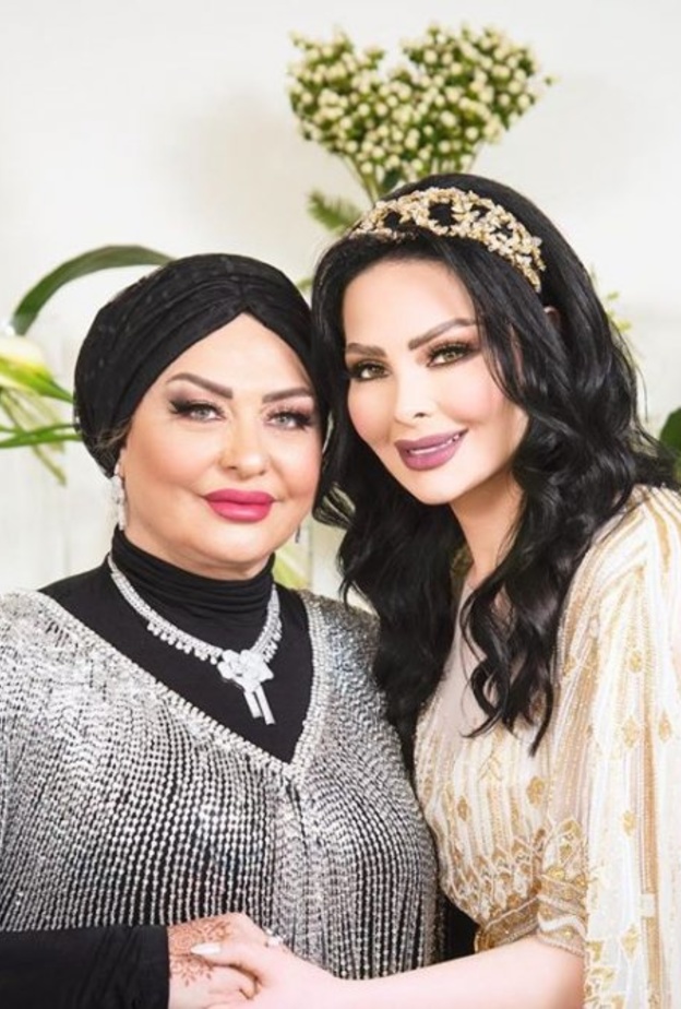 بمناسبة عيد الأم 2020 ديانا كرزون مع والدتها