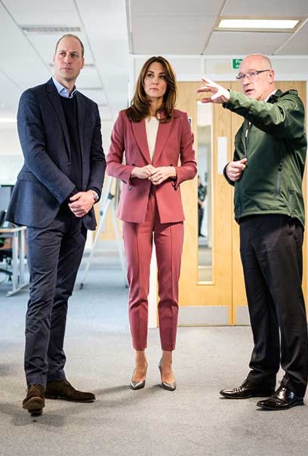 أناقة كيت ميدلتون بالوردي