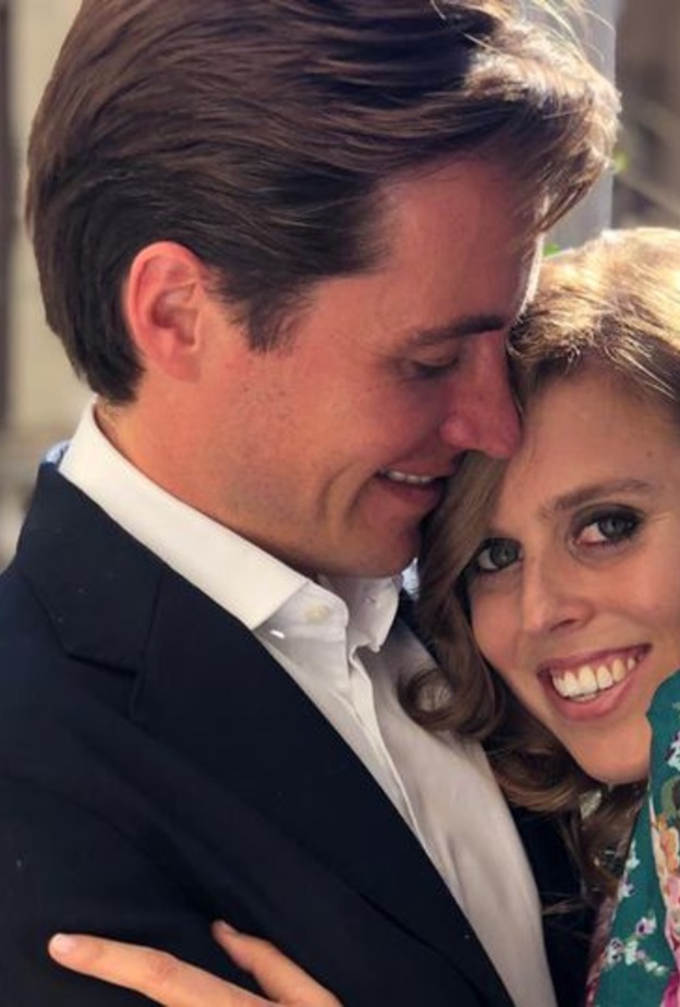  الثنائي الاميرة بياتريس و خطيبها ادواردو مابيلي سيأخذان بنصائح الحكومة قبل اتخاذ اي قرار بشأن اقامة حفل زفاف مصغر